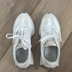 New Balance Women's Sneakers in Cream and Tan